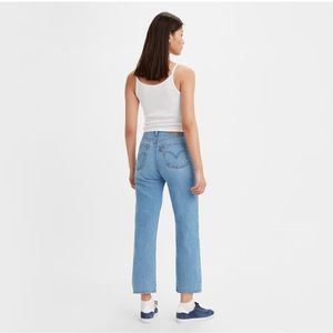Levi’s rib cage straight ankle size 27x29